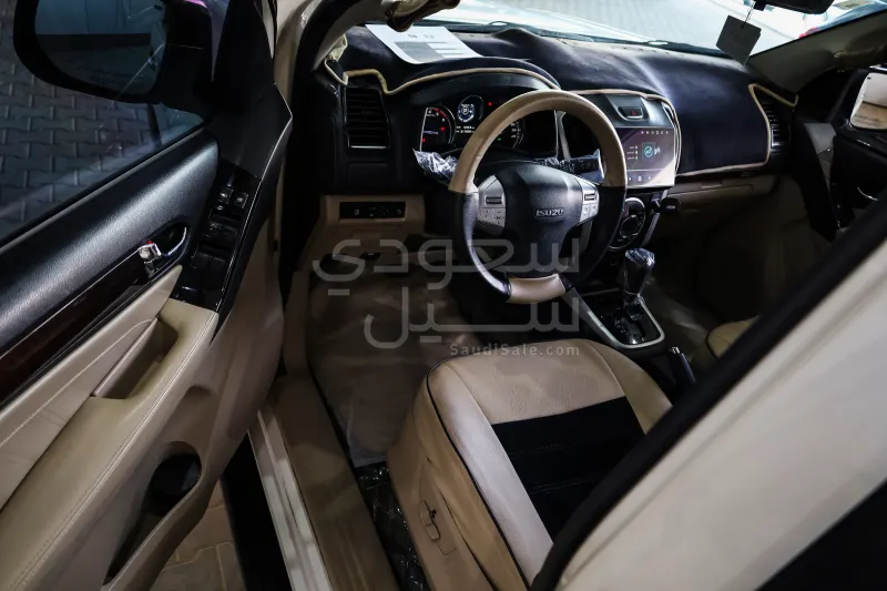 2018 ايسوزو ام يو اكس