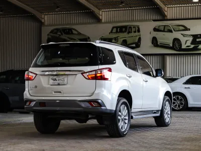 2018 ايسوزو ام يو اكس