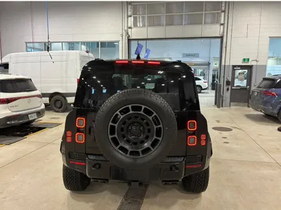 2026 لاند روفر ديفيندر اوكتا