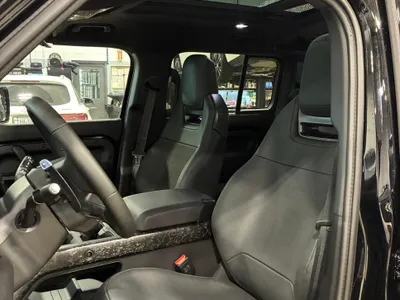 2026 لاند روفر ديفيندر اوكتا