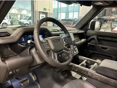 2026 لاند روفر ديفيندر اوكتا