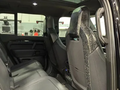 2026 لاند روفر ديفيندر اوكتا