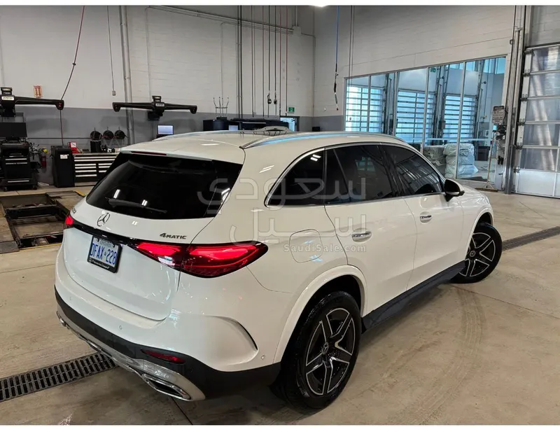 2025 مرسيدس - بنز جي إل سي 300