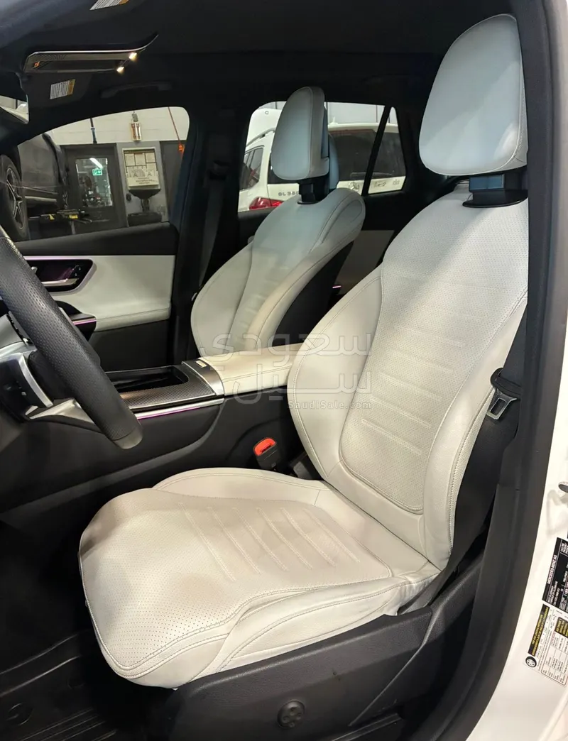 2025 مرسيدس - بنز جي إل سي 300