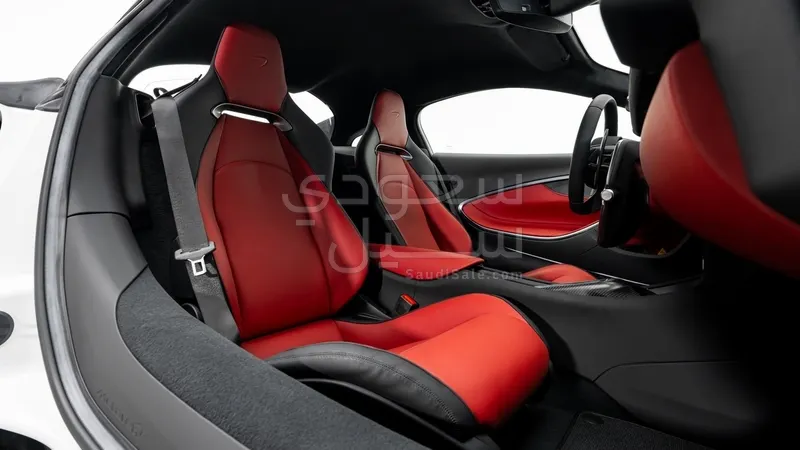 2024 مكلارين ارتورا