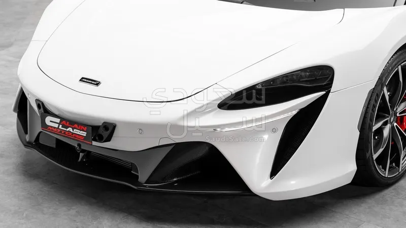 2024 مكلارين ارتورا