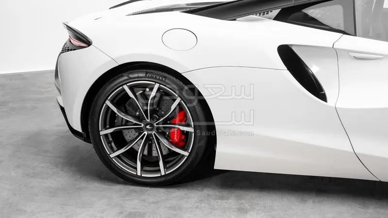 2024 مكلارين ارتورا