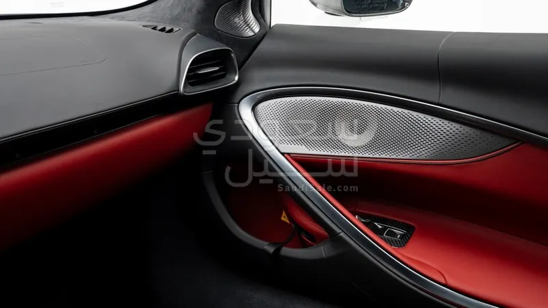 2024 مكلارين ارتورا