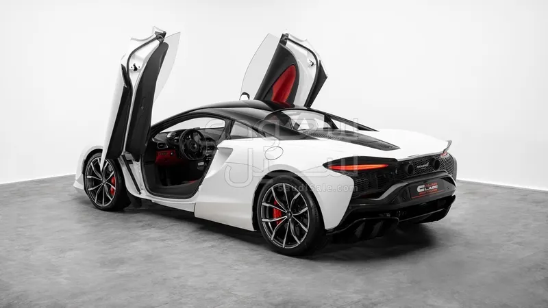 2024 مكلارين ارتورا