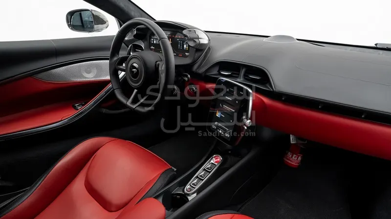 2024 مكلارين ارتورا