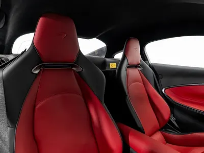 2024 مكلارين ارتورا