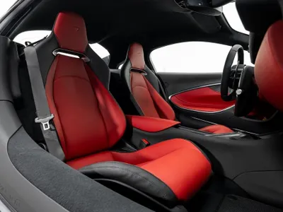 2024 مكلارين ارتورا