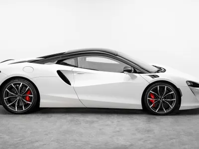 2024 مكلارين ارتورا