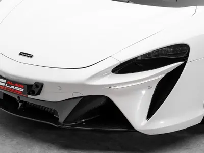 2024 مكلارين ارتورا