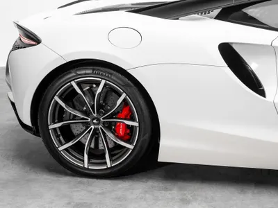 2024 مكلارين ارتورا