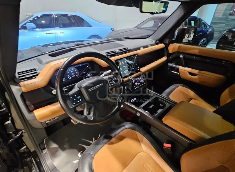 2022 لاند روفر ديفيندر 90