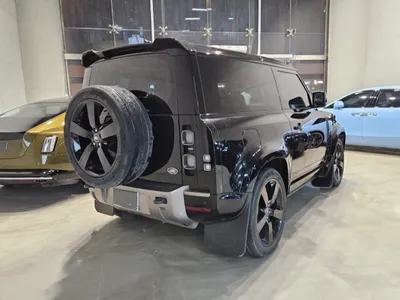 2022 لاند روفر ديفيندر 90