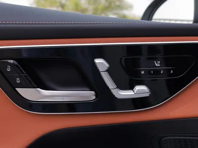 2026 مرسيدس - بنز جي إل سي 200 اي ام جي