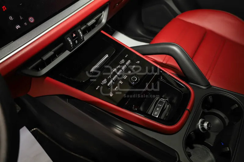 2025 Porsche Cayenne