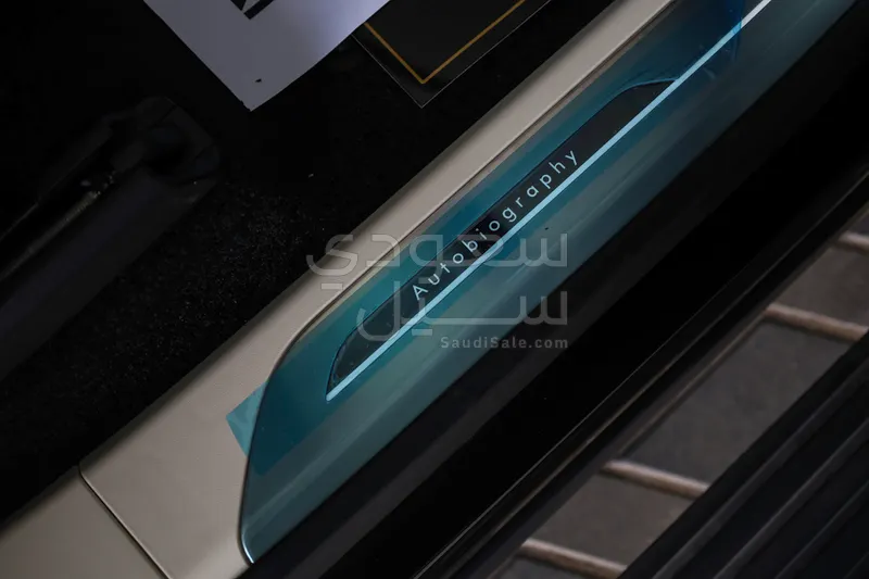 2026 لاند روفر رينج روفر اوتوبيوغرافي