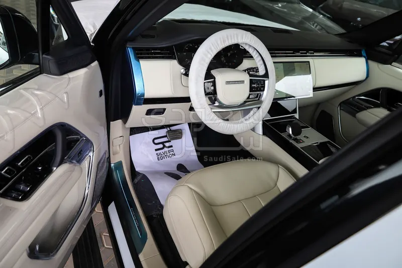 2026 لاند روفر رينج روفر اوتوبيوغرافي