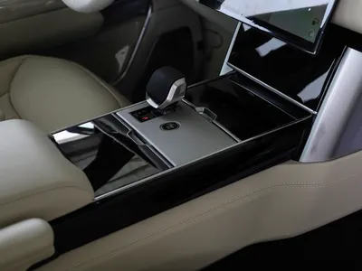 2026 لاند روفر رينج روفر اوتوبيوغرافي