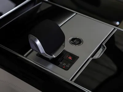 2026 لاند روفر رينج روفر اوتوبيوغرافي