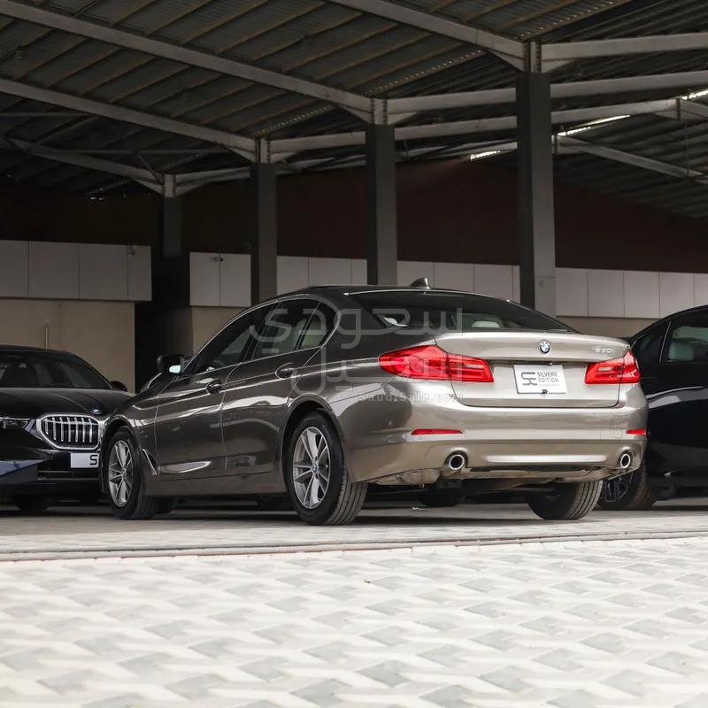 2017 بي ام دبليو الفئة الخامسة 530 أي