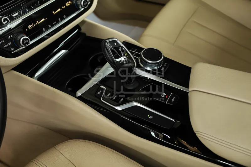 2017 بي ام دبليو الفئة الخامسة 530 أي