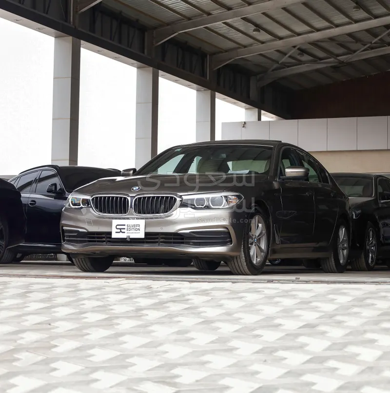 2017 بي ام دبليو الفئة الخامسة 530 أي