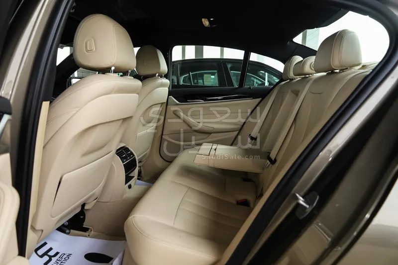 2017 بي ام دبليو الفئة الخامسة 530 أي