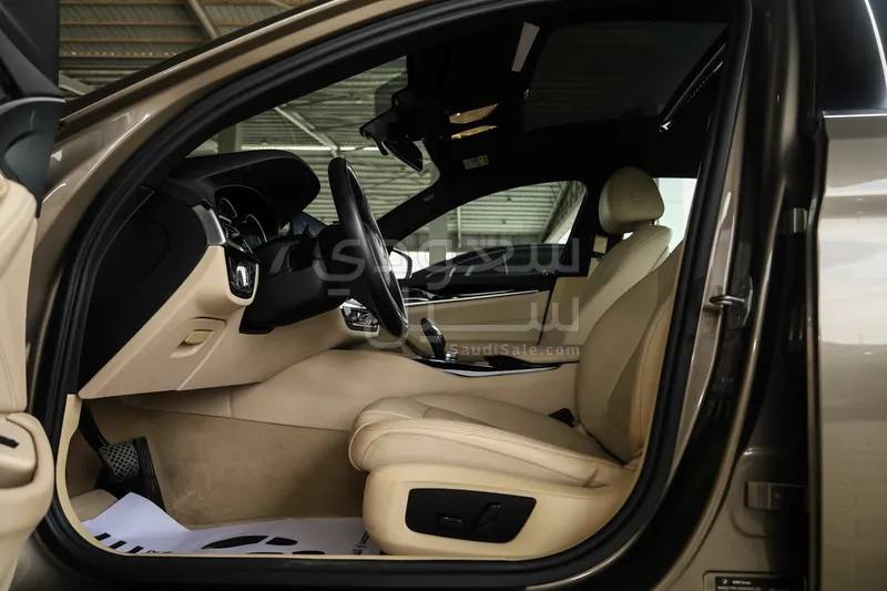 2017 بي ام دبليو الفئة الخامسة 530 أي