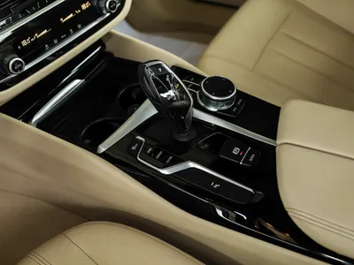 2017 بي ام دبليو الفئة الخامسة 530 أي