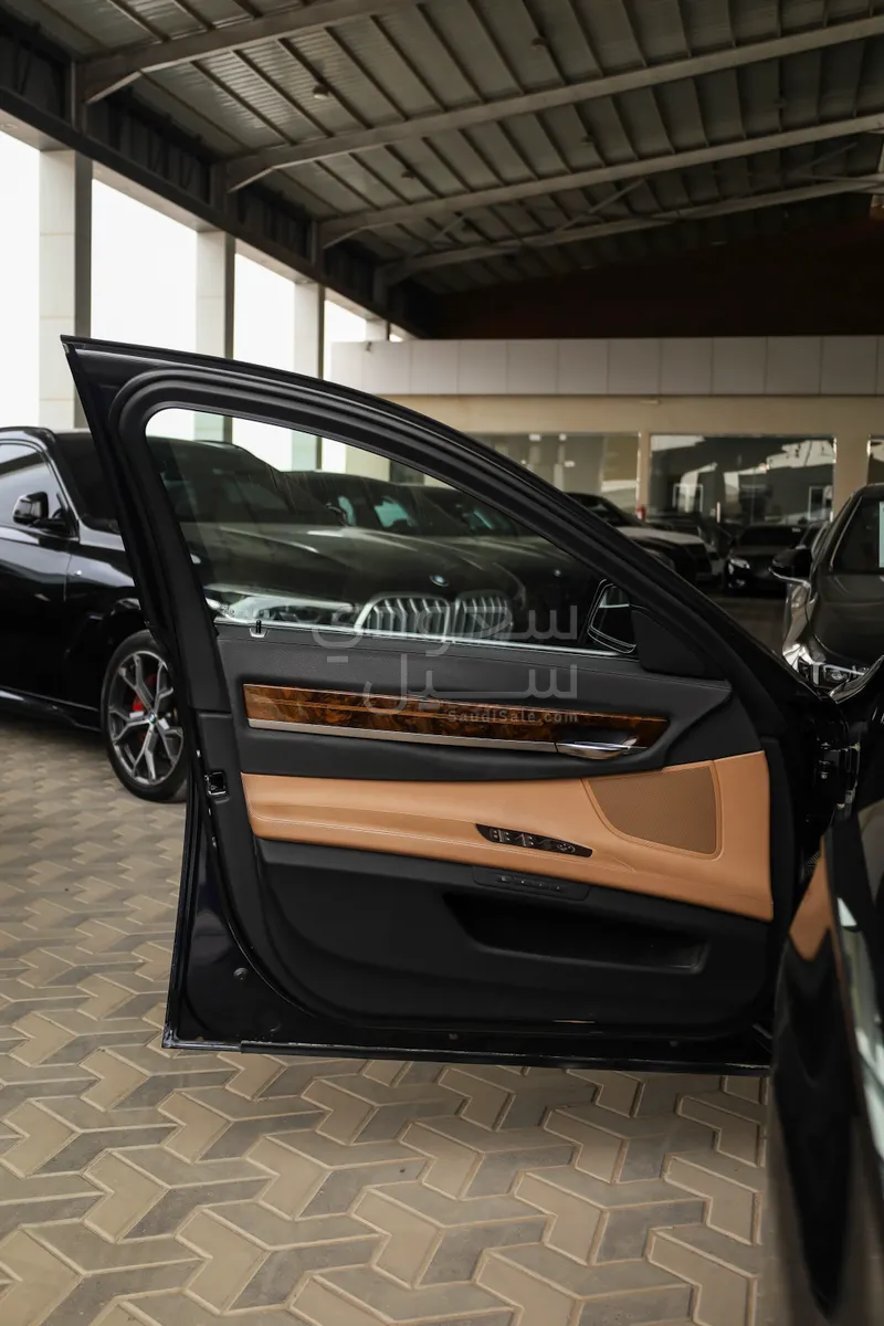 2014 بي ام دبليو الفئة السابعة 740 إل أي