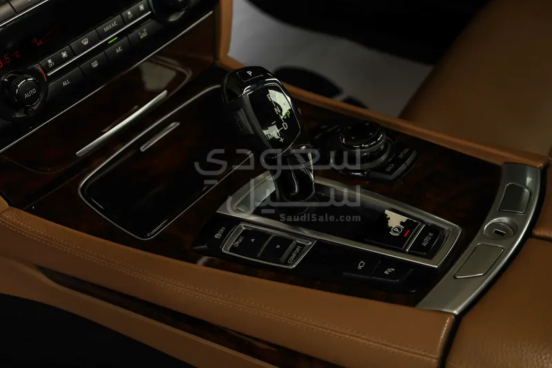 2014 بي ام دبليو الفئة السابعة 740 إل أي