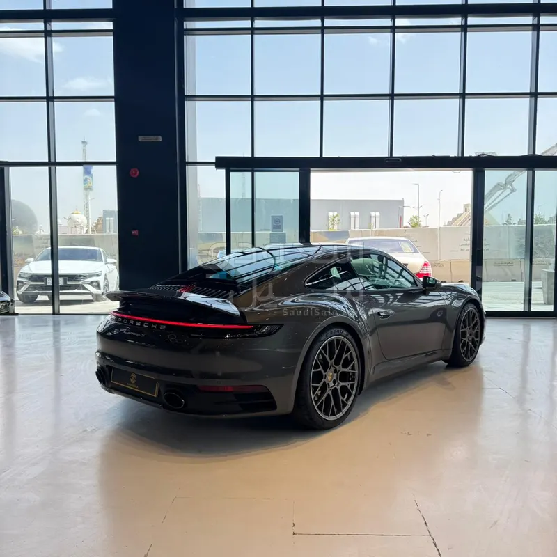 2024 بورش 911 كاريرا اس