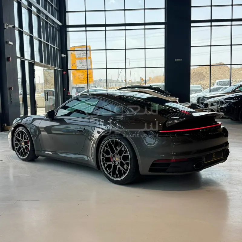 2024 بورش 911 كاريرا اس