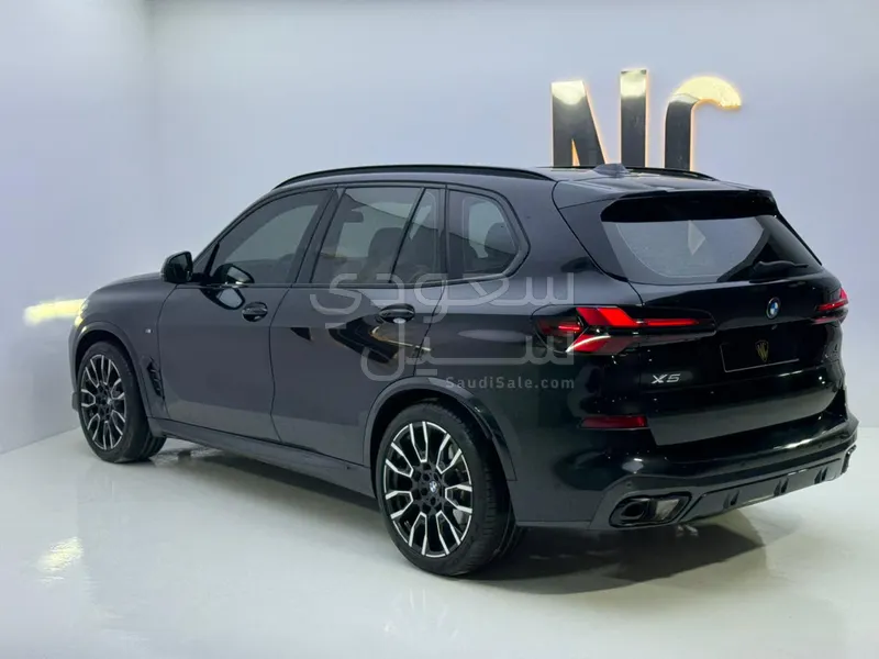 2024 بي ام دبليو الفئة اكس 5