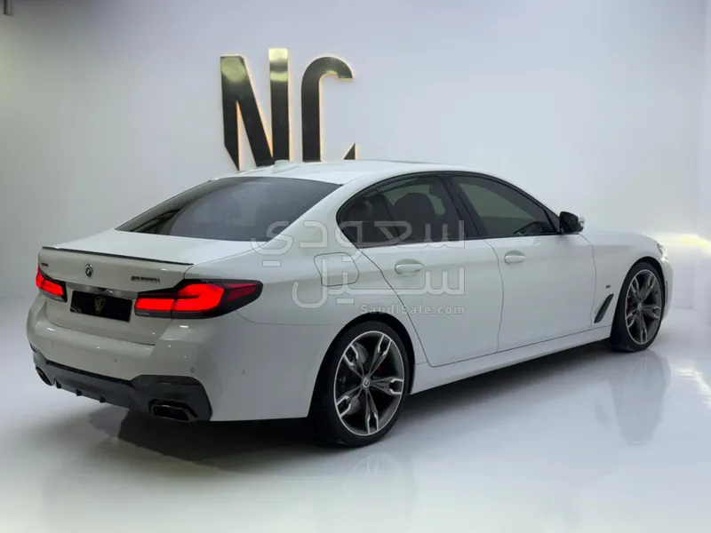 2023 بي ام دبليو الفئة الخامسة 550 أي