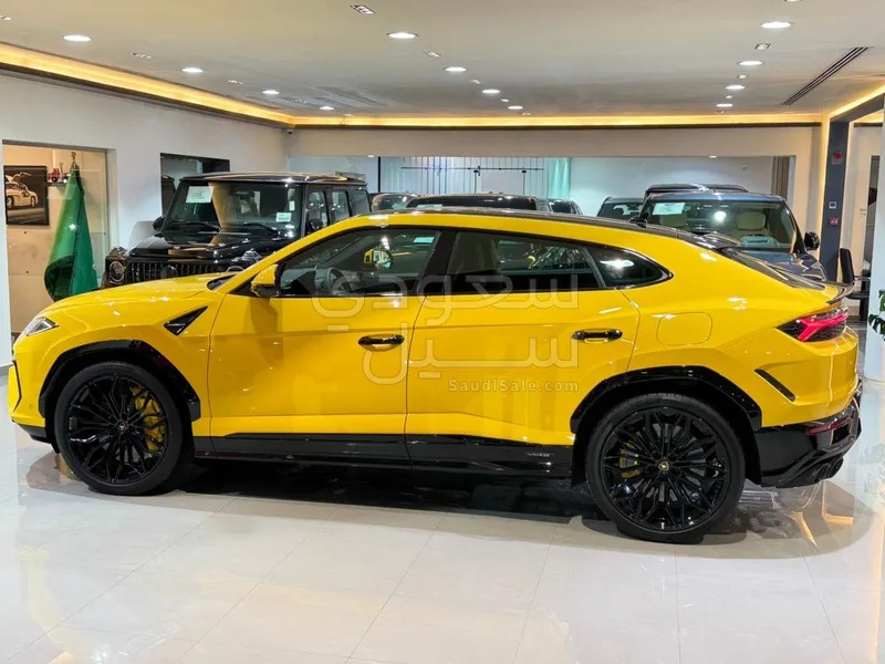 2025 لمبرجيني اوروس اس