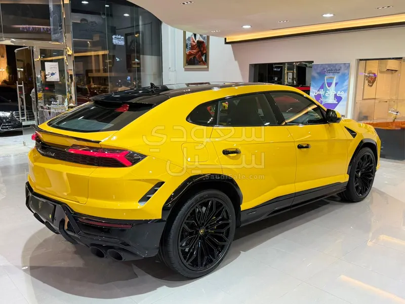 2025 لمبرجيني اوروس اس