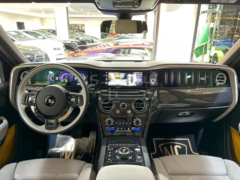 2025 رولز رويس كولينان