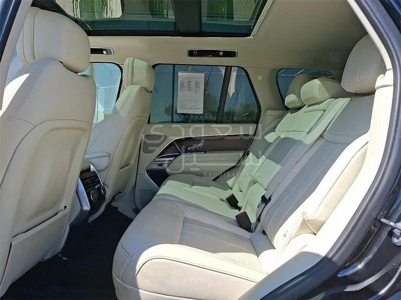 2023 لاند روفر رينج روفر فوج