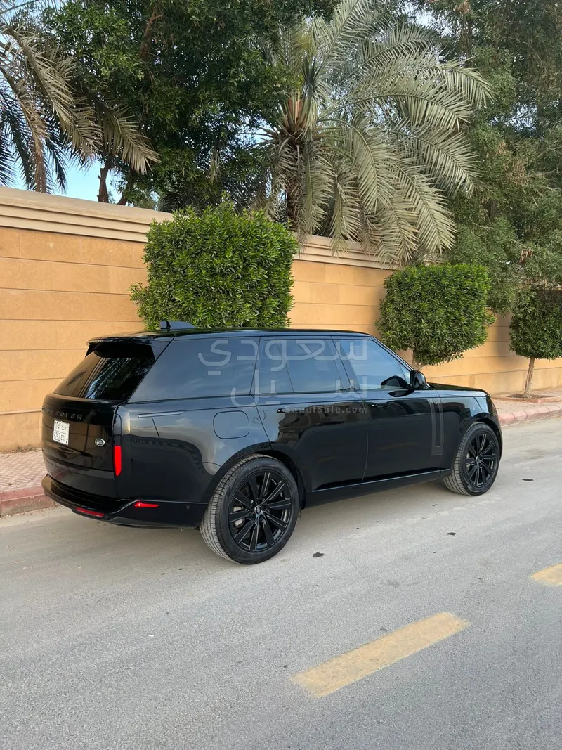 2023 لاند روفر رينج روفر فوج