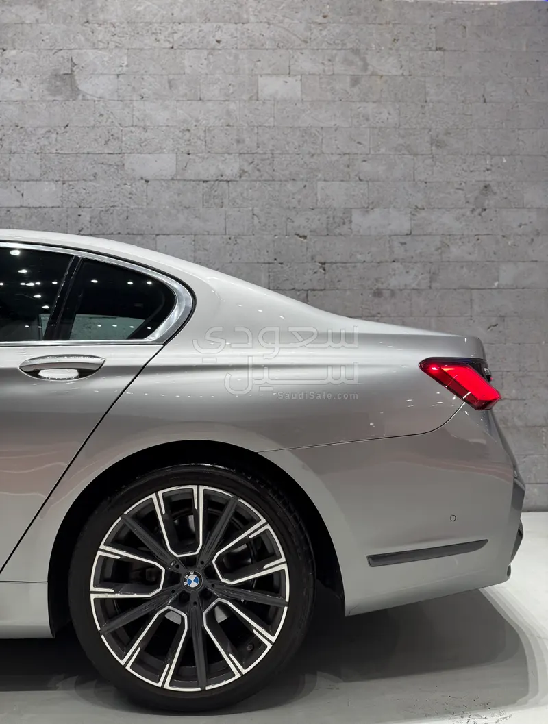 2022 BMW 7 Series 730Li