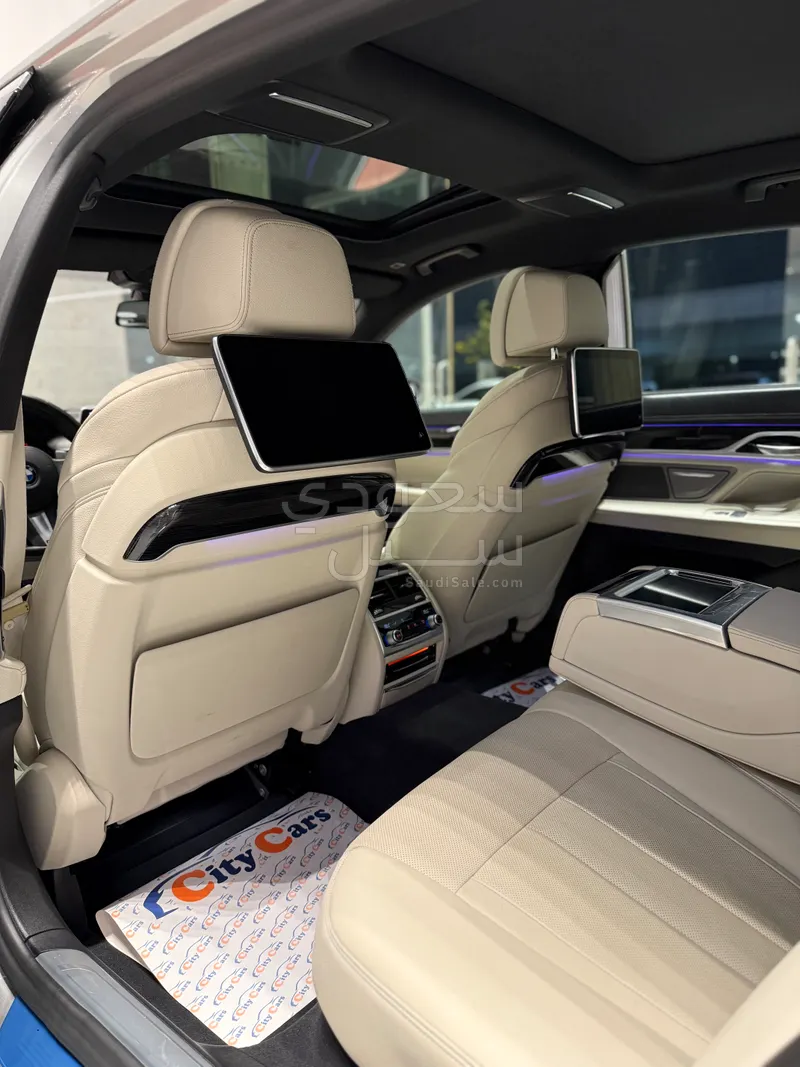 2022 BMW 7 Series 730Li