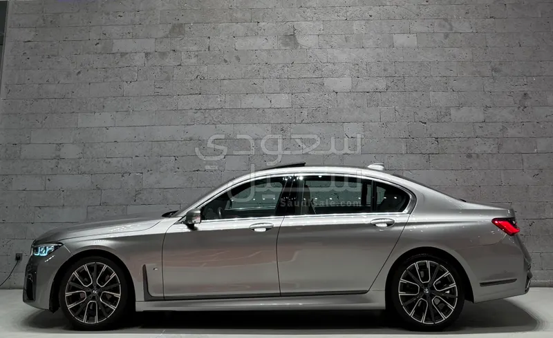2022 BMW 7 Series 730Li