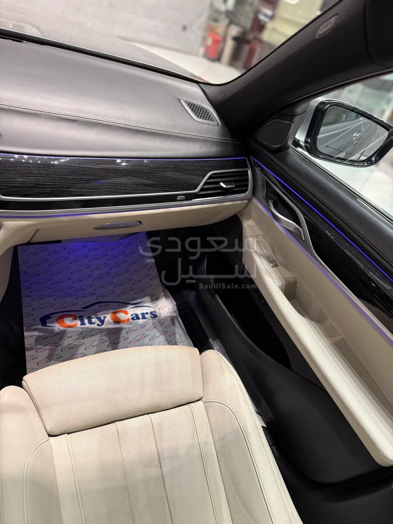 2022 BMW 7 Series 730Li