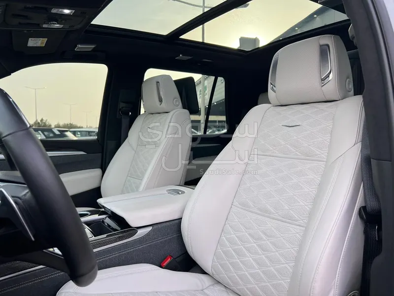 2025 Cadillac Escalade V