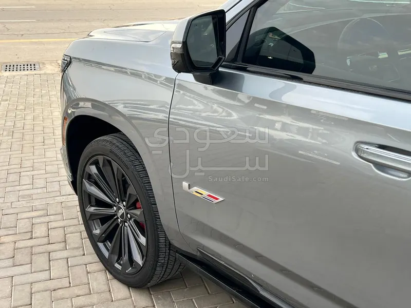 2025 Cadillac Escalade V